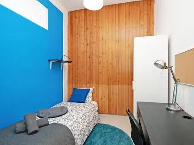 Bonito Habitación en Carrer Comercial, Sant Pere Santa Caterin.