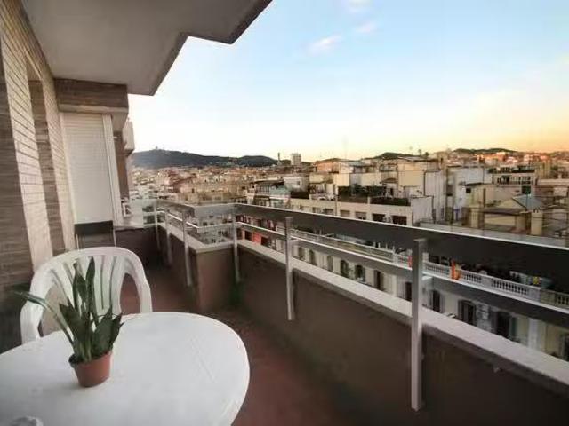 Encantador Habitación en Carrer de Villarroel, l'Antiga Esquer.