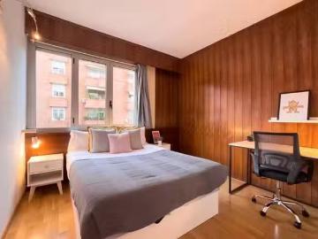 ¡En alquiler! Habitación en Carrer de Benet Mateu