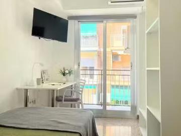 Único Habitación en Carrer de Bernat i Baldoví