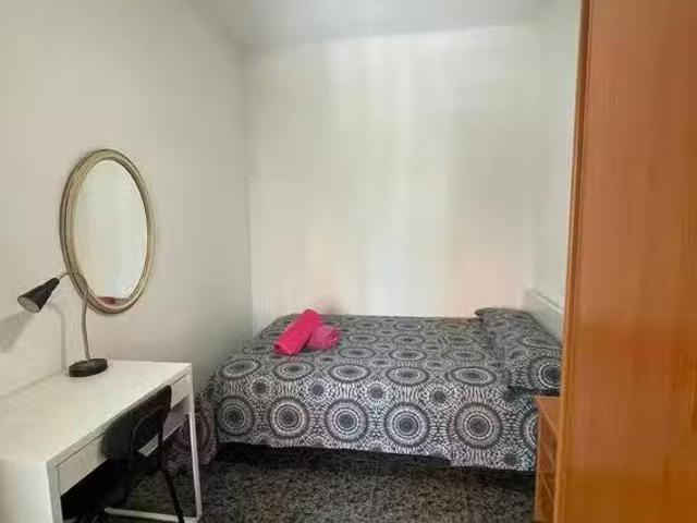 ¡Recién llegado! Habitación en Carrer de Bordeus, Les Corts