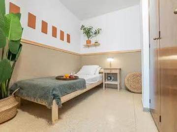 Acogedor Habitación en Carrer de Garcilaso, El Congrés i els I.
