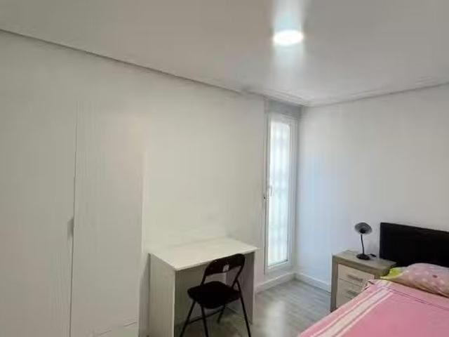 Acogedor Habitación en Carrer de la Literatura, L'Olivereta