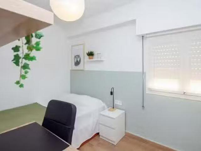 Bonito Habitación en Carrer de la Pianista Empar Iturbi