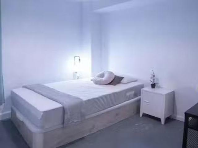 ¡En alquiler! Habitación en Carrer de l'Almudí, La Seu