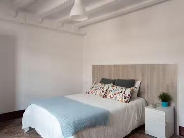 Bonito Habitación en Carrer de les Heures