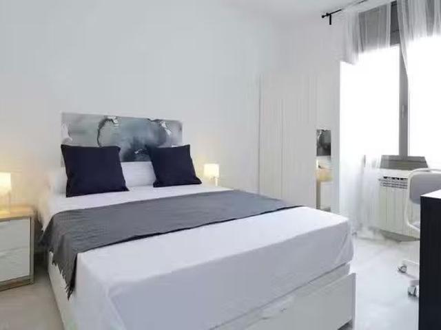 Único Habitación en Carrer de Rosalía de Castro, El Baix Guina.