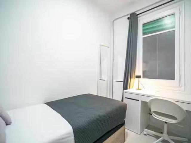 ¡En alquiler! Habitación en Carrer del Comandant Benítez, La M.