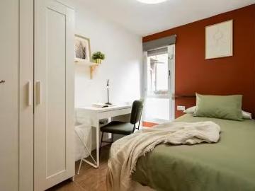 Acogedor Habitación en Carrer d'Ovidi