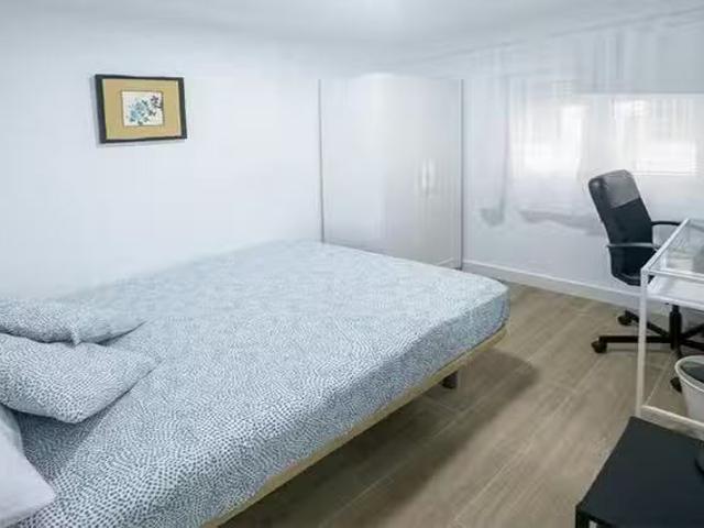 Encantador Habitación en Carrer Luis Lamarca, nou Moles