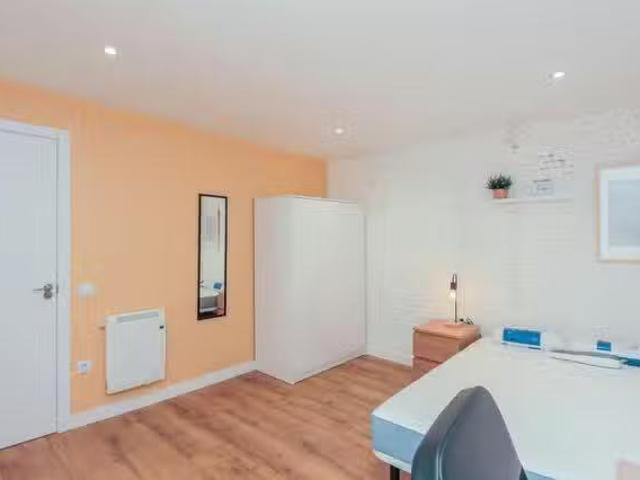 ¡Oferta! Habitación en Carrer Santa Teresa