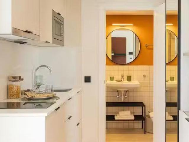 Encantador Habitación en Carretera de Colmenar, Fuencarral El.