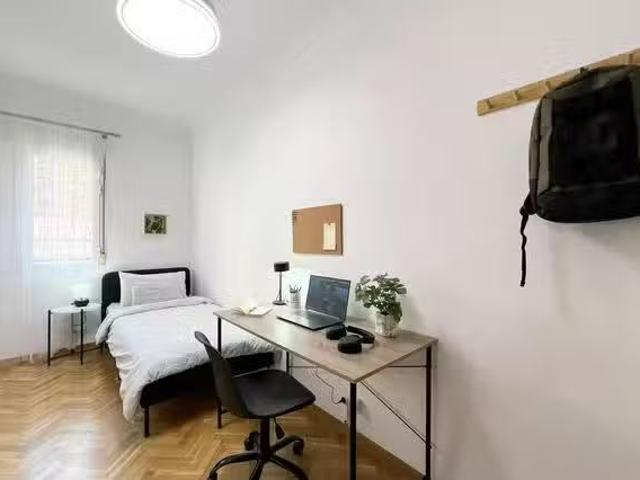Acogedor Habitación en Paseo de la Virgen del Puerto, Arganzuela