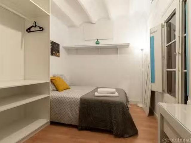 ¡En alquiler! Habitación en Passatge del Rellotge, El Gòtic