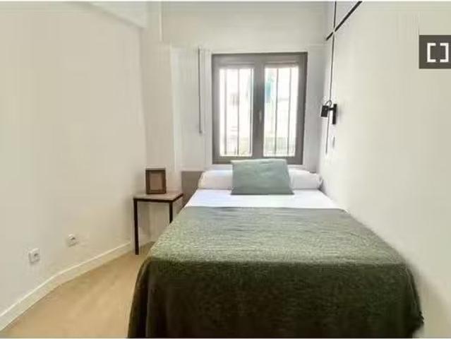 Encantador Habitación en piso compartido de 6 habitaciones en.