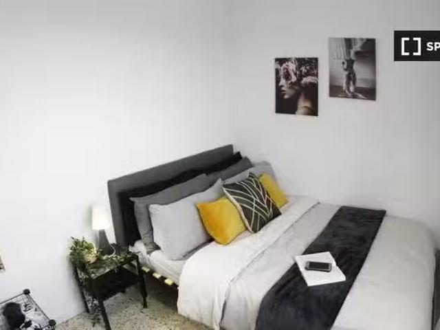 Bonito Habitación en piso compartido en alquiler en Aluche, Ma.