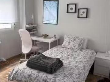 Barato Habitación en piso compartido en alquiler en Cuatro Cam.