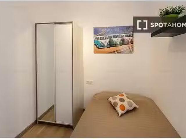 Encantador Habitación en piso compartido en alquiler en Navas.