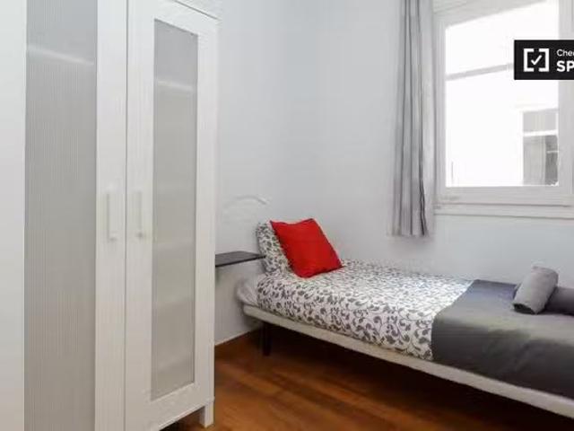 Acogedor Habitación en piso compartido en alquiler en Santa Eu.