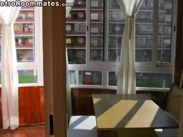 Acogedor Habitación en Rambla de Badal, 32, 08014 Barcelona, E.