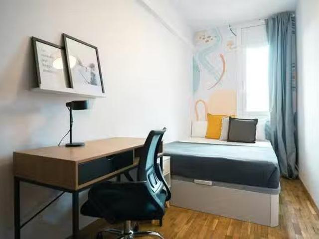 Acogedor Habitación en Travessera de les Corts, La Maternitat.