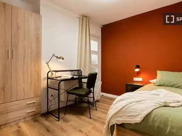 ¡Oferta! Habitación en un apartamento compartido de 4 habitaci.