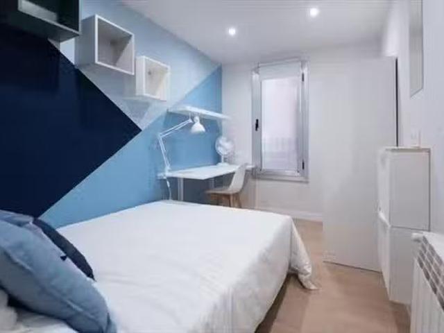 ¡Recién llegado! Habitación en 12 Ronda de Sant Pere