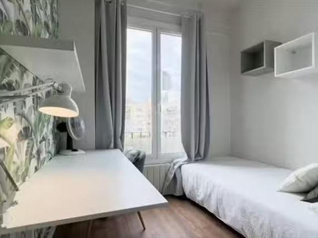 ¡Recién llegado! Habitación en 1 Carrer del Rosselló
