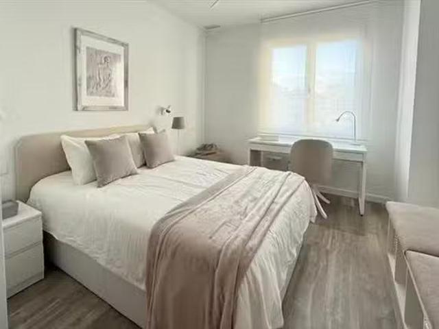 Acogedor Habitación en 24 Carrer de Calixt Tercer