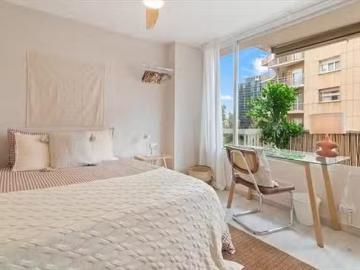 ¡Recién llegado! Habitación en 91 Gran Via de Carles III