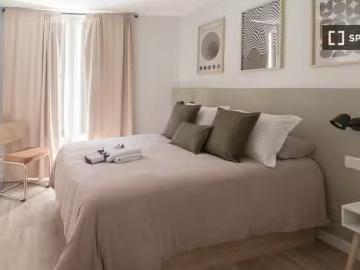 Barato Habitaciones en apartamento de 5 dormitorios en Barcelona