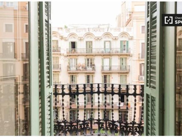 Acogedor piso compartido en Carrer de Balmes Sólo mujeres