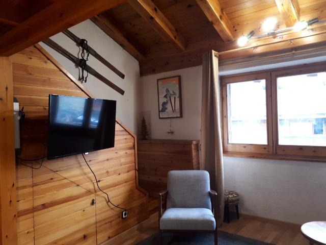 Acogedor piso dúplex con estilo rústico