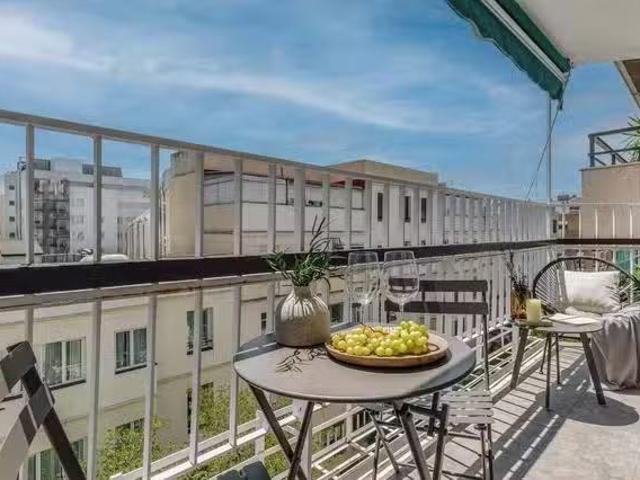 Nuevo Piso de 1 habitación en Calle de Hermosilla