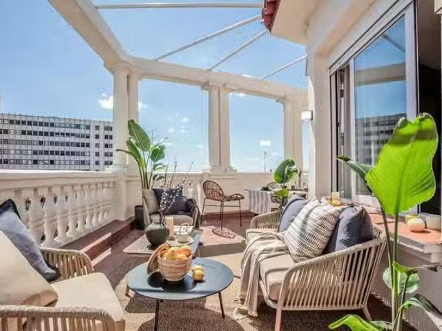 ¡Recién llegado! Piso de 1 habitación en Calle de la Princesa