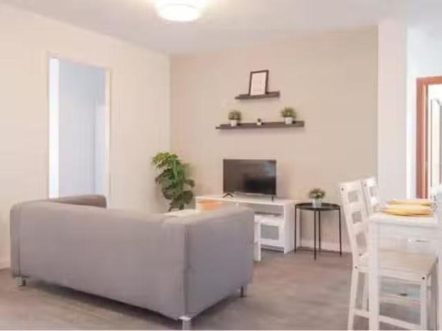 ¡En alquiler! Piso de 1 habitación en Calle de Seseña