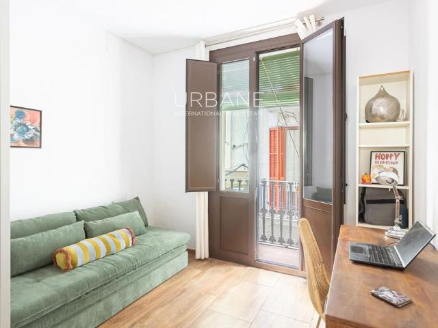Acogedor Piso de 2 Dormitorios en Gràcia