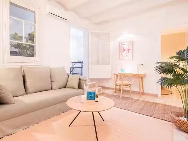 Único Piso de 3 habitaciones en Barcelona