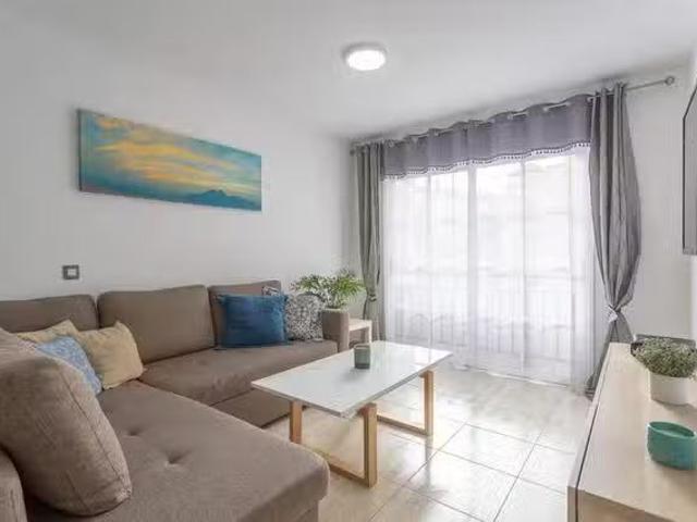 Único Piso de 3 habitaciones en Callao Salvaje