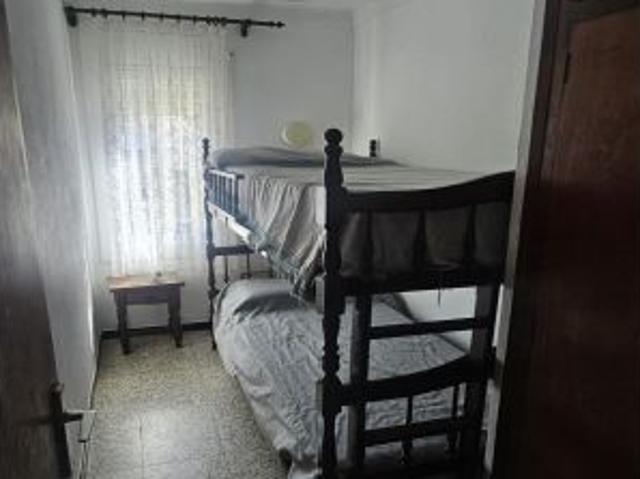 ACOGEDOR PISO DE 4 HABITACIONES A UN PASO DE LA PLAYA