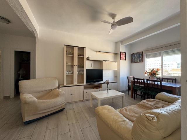 Acogedor Piso en Alquiler en San Agustín, Alicante a 950€