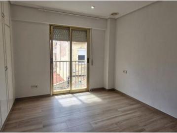 Acogedor Piso en La Hoya Elche: Ideal para Estrenar y Disfrutar de la Tranquilidad