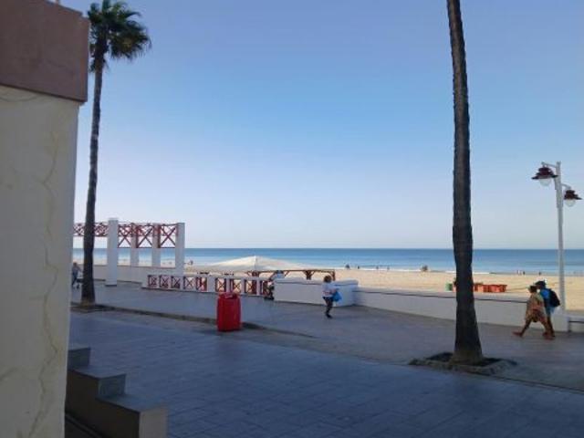 Acogedor piso en Playa de la Victoria, Cádiz Ideal para disfrutar del mar