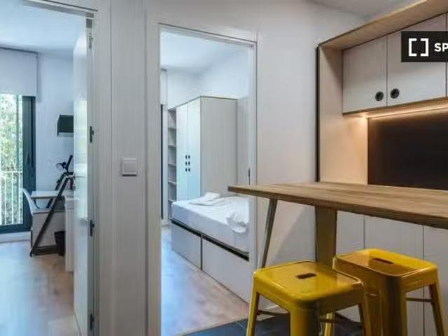 ¡Oferta! Se alquila habitación cerca de Campus Reina Mercedes.