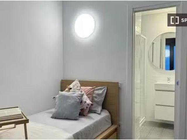 Encantador Se alquila habitación en coliving de 20 habitacione.