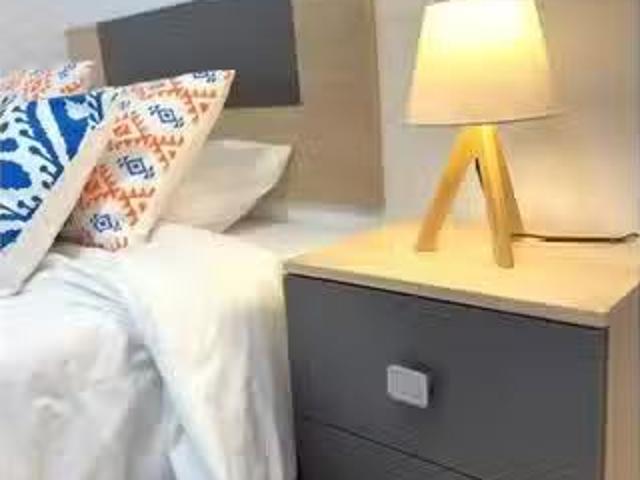 ¡Oferta! Se alquila habitación en piso compartido de 8 habitac.