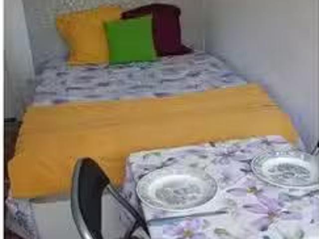 ¡Oferta! Se alquila habitación en piso de 6 habitaciones en Ma.