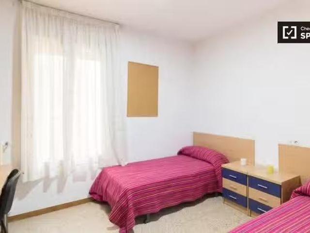 ¡Recién llegado! Se alquila habitación en piso de 1 dormitorio.