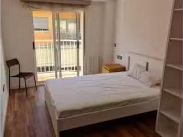 ¡Oferta! Se alquila habitación en piso de 3 dormitorios en Bur.