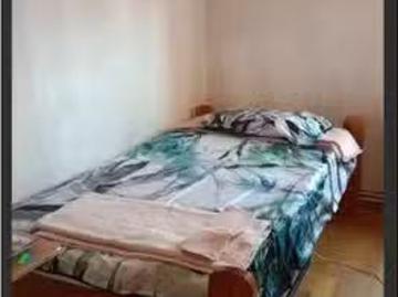 ¡Renta! Se alquila habitación en piso de 3 dormitorios en San.